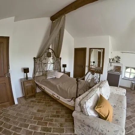 Cascina Intersenga Resort Vignale