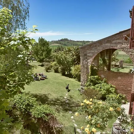 Cascina Intersenga Resort